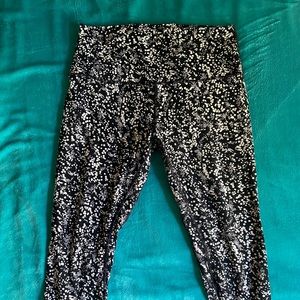 Lululemon align crop polka dot pattern Size 10